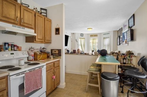 67 Catharine St, Worcester MA 01605-2708 exterior