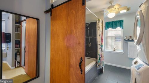 2440 Lawrence St, Philadelphia PA 19120-2807 exterior