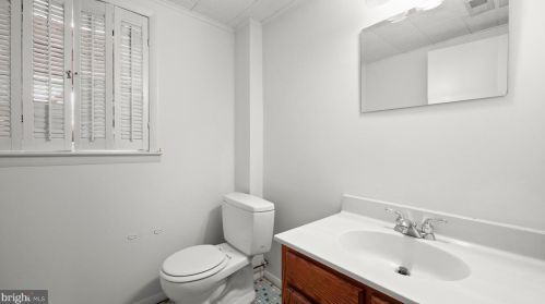 5610 Buckingham Palace Ct, Alexandria VA 22315-4120 exterior