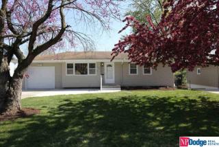 7321 Wood River Dr, Omaha, NE 68157-2168