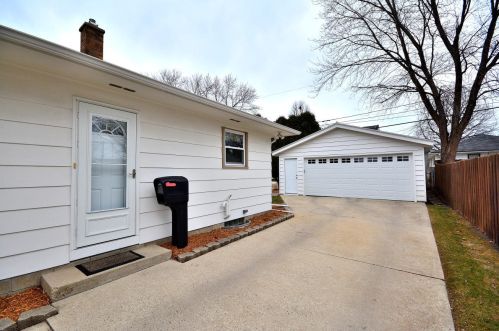 1000 111, Milwaukee WI 53214-2358 exterior