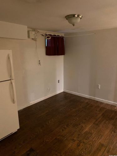 59 Avondale St, Valley Stream NY 11581-1801 exterior