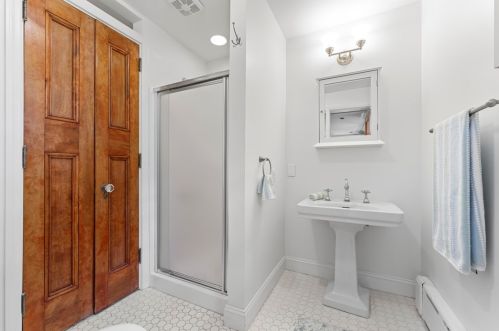 5325 Wilkins Ave, Pittsburgh PA  15217-1022 exterior