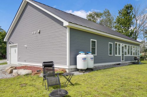 1038 Allen Rd, Concord NH 03304-5400 exterior