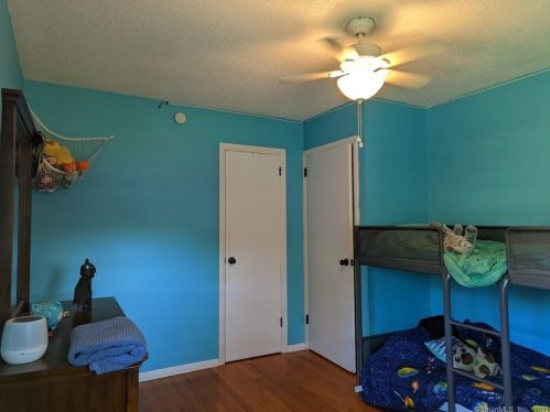 247 Hackmatack St, Manchester CT 06040-6512 exterior