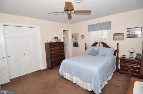 4 Hanover Dr, Cookstown NJ 08511-1005 exterior