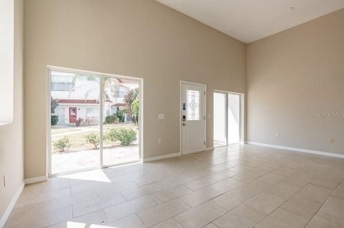 9517 Citrus Glen Pl, Tampa FL  33618-4032 exterior