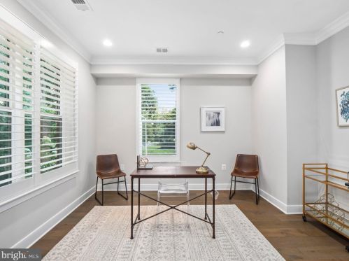 10346 Grosvenor Pl, Rockville MD 20852 exterior