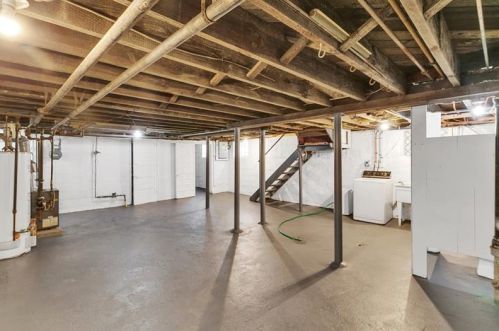 7356 Whipple St, Pittsburgh PA 15218-2054 exterior