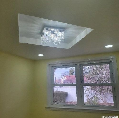 90 Birch Ln, Valley Stream NY 11581-2633 exterior