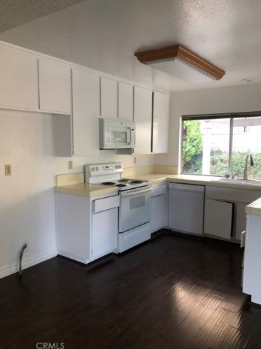 2334 Nicolas Dr, Fullerton, CA 92833-1343