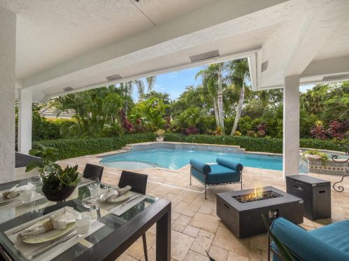 102 Jeanette Way, Jupiter FL exterior