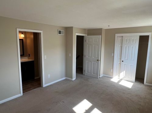 24 Frd Lndg Dr, Dover NH 03820-4552 exterior