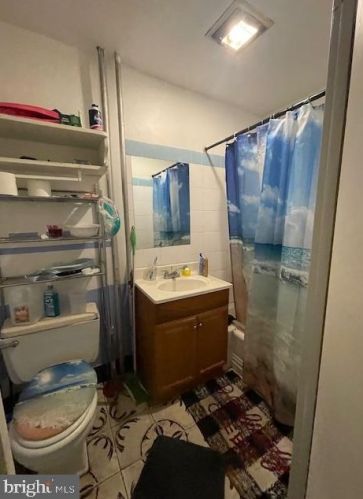 1430 Mckean St, Philadelphia PA 19145-2308 exterior