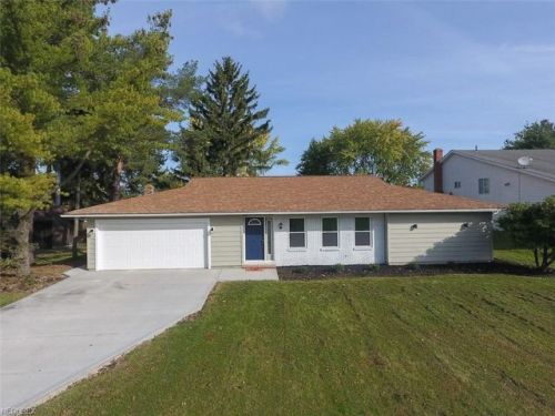 18244 Fox Holw Dr, Cleveland OH  44136-6109 exterior