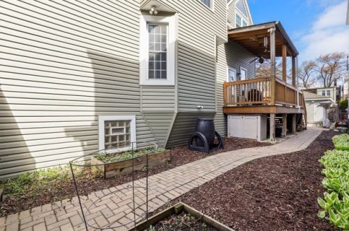 3232 Belle Plaine Ave, Chicago IL 60618-2338 exterior