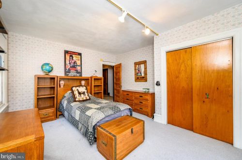 220 Maple Ave, Camden NJ 08106-2315 exterior