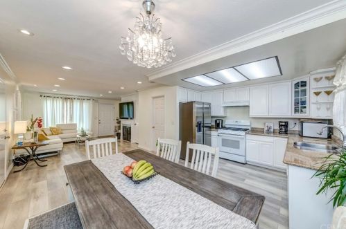 8636 Ramona St, Bellflower CA 90706-6320 exterior