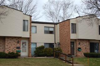 8713 72nd St, Milwaukee, WI 53223-2703