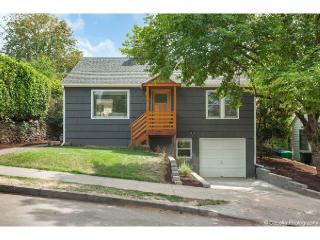 4036 Schiller St, Portland, OR 97202-4066