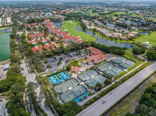 1073 Egrets Walk Cir, Naples FL 34108-2427 exterior