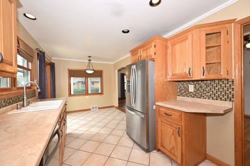 6326 Wright St, Milwaukee WI 53212-2940 exterior