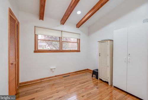 3405 Sunny Vw, Alexandria VA 22309-1911 exterior