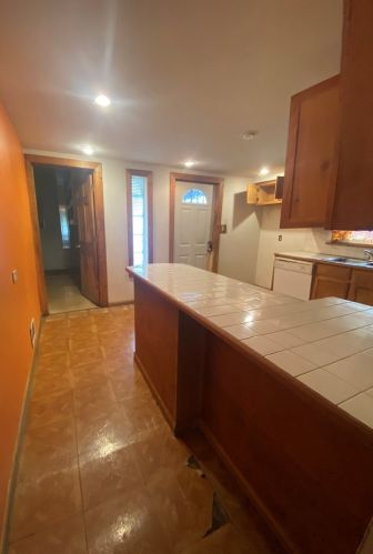 5074 Gladys Ave, Chicago, IL 60644-4842