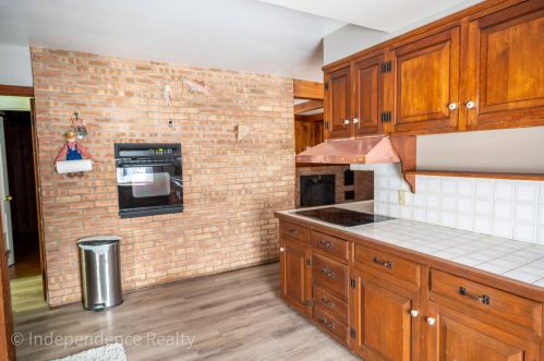 1535 Berkshire Dr, Grand Rapids MI 49508-1423 exterior