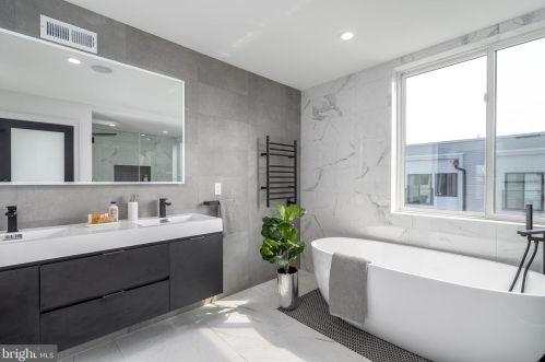 2620 Hagert St, Philadelphia PA 19125-1617 exterior