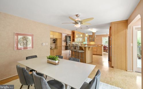 16 Arlive Ct, Rockville MD 20854-2978 exterior