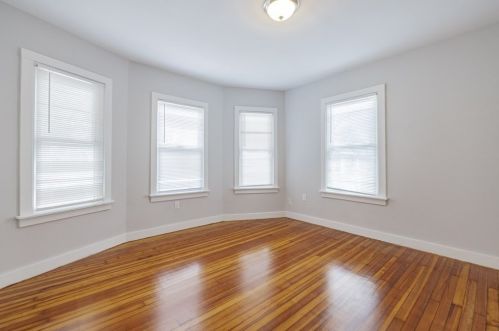 100 Massasoit St, Springfield MA 01107-1723 exterior