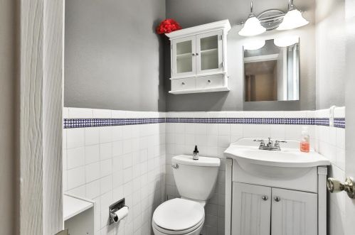 5321 Staely Ave, Saint Louis MO 63123-3652 exterior