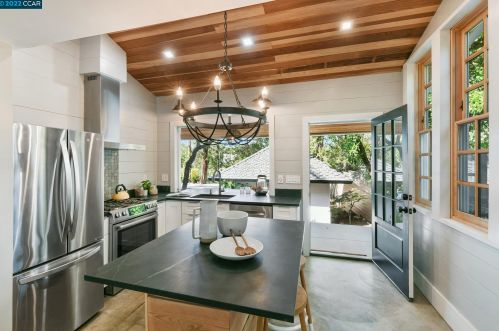 31 Ridge Park Ln, Concord CA 94518-1451 exterior