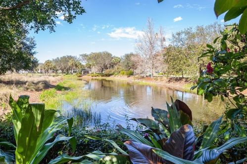 2481 Augusta Dr, Naples FL 34109-3347 exterior