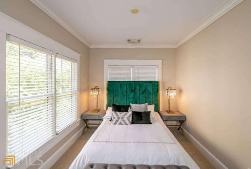 560 Morgan St, Atlanta GA 30308-2821 exterior