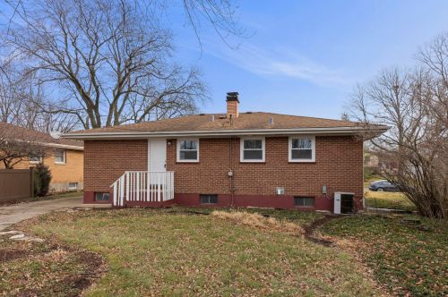 794 Lombard St, Elmhurst IL  60126-1762 exterior