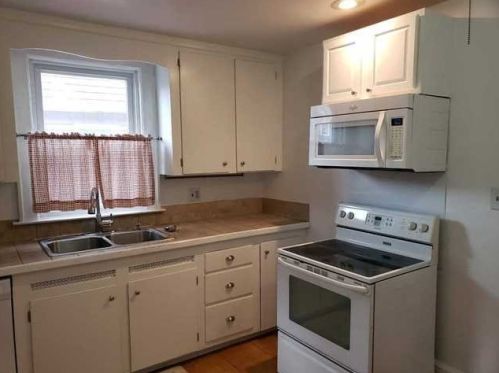 24 Edgar St, Poughkeepsie NY  12603-2702 exterior