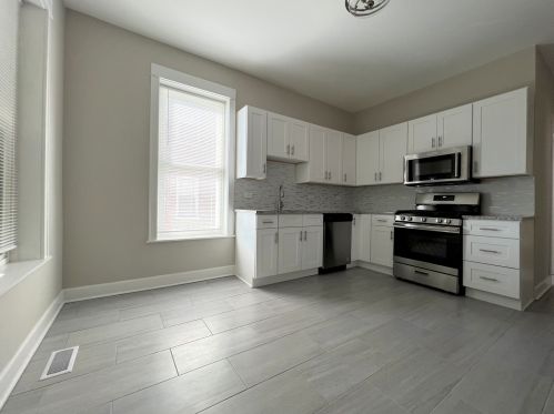 4447 Troy St, Chicago IL 60655-2317 exterior