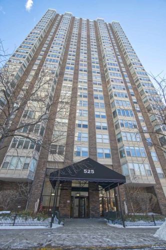 525 Hawthorne Pl, Chicago IL  60657-2907 exterior