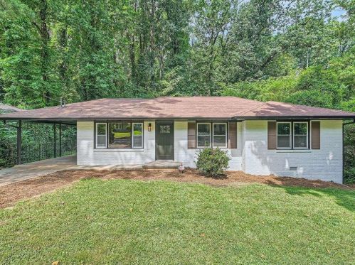 1689 Laurelwood Dr, Atlanta GA 30311-3800 exterior