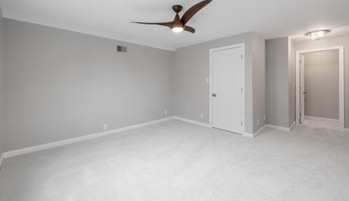 125 Montclaire Ave, Milwaukee WI 53217-4438 exterior