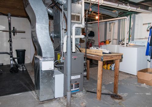 2040 70, Milwaukee WI 53223-2151 exterior