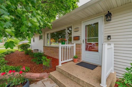 509 Pflaum Rd, Madison, WI 53716-2162