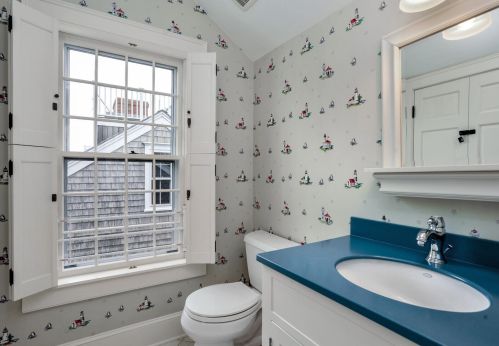 15 Woodbury Ln, Nantucket MA 02554-2151 exterior