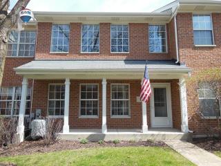 6 Saint Moritz Ct, Elmhurst, IL 60126-5617