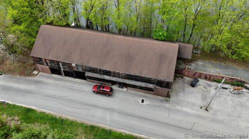 79 Commerce Ave, Killingly CT 06239-2804 exterior