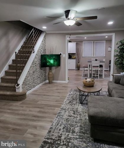 120 7th St, Darby, PA 19023-2310