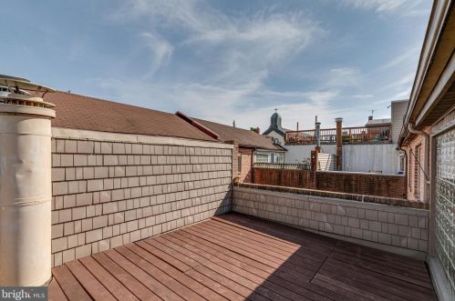 747 3 St, Philadelphia PA 19147-3324 exterior