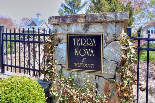 69 Terra Nova Cir, Westport, CT 06880-4750